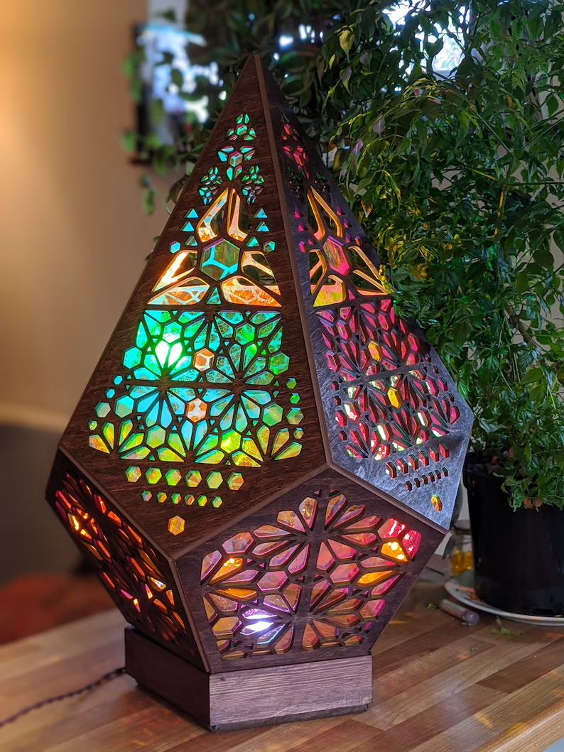 Glass-In-Leaded Style LED Table Lamp - LumiAura