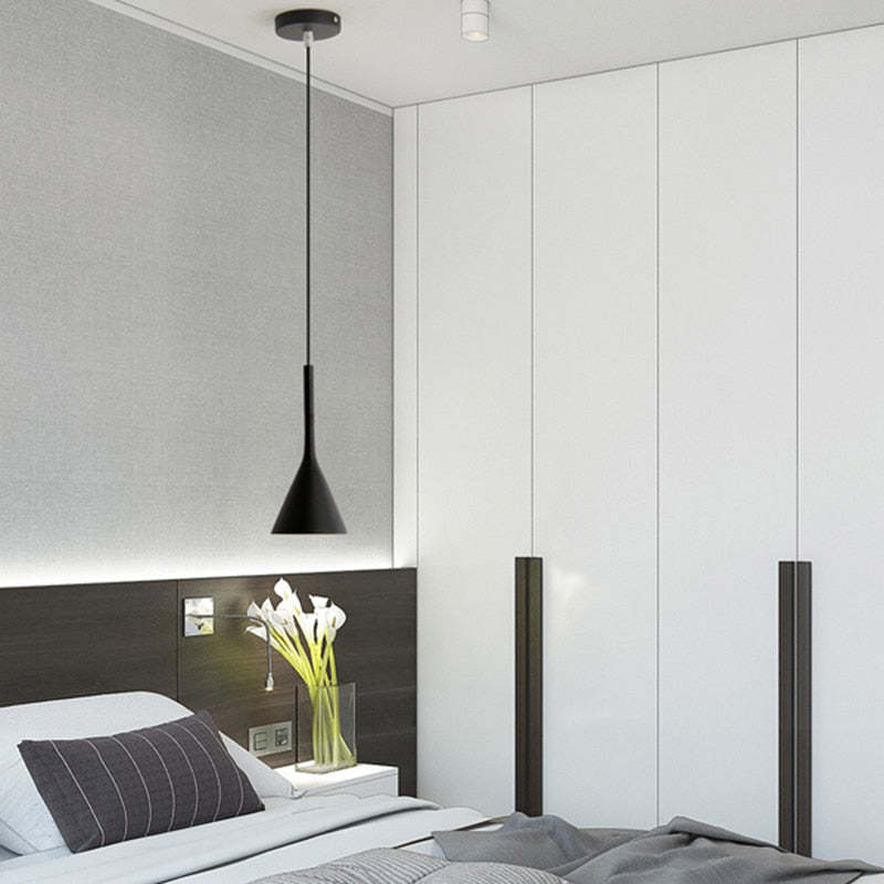 Modern Triangular Pendant Light - Trionda