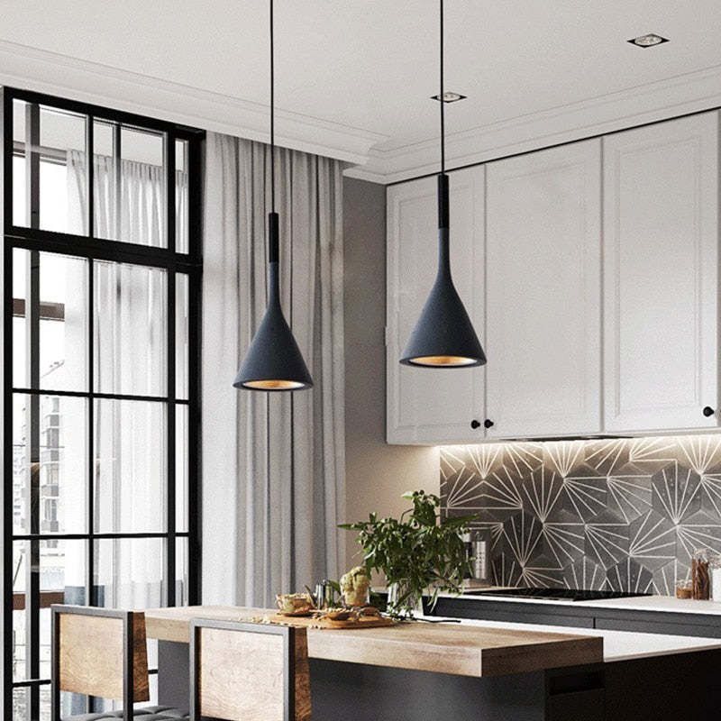 Modern Triangular Pendant Light - Trionda