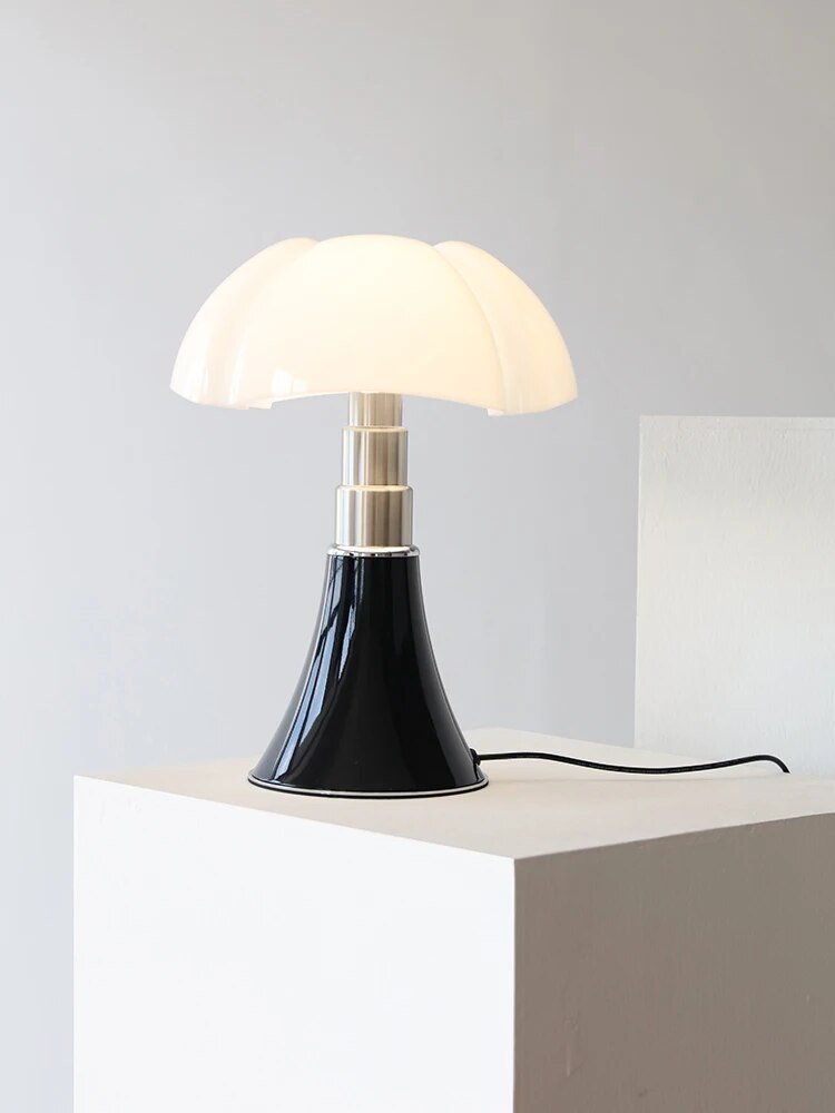 Stylish Flower Table Lamp – Fleur